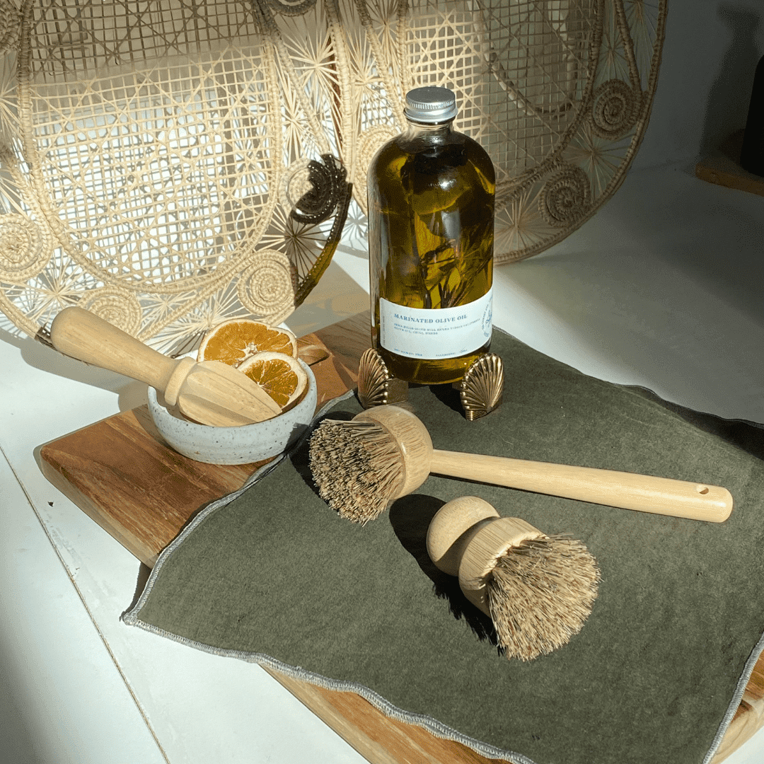 Eco-Friendly Bamboo Dishwashing Brush with Handle - Palm Fiber Bristles Tilley + Me
