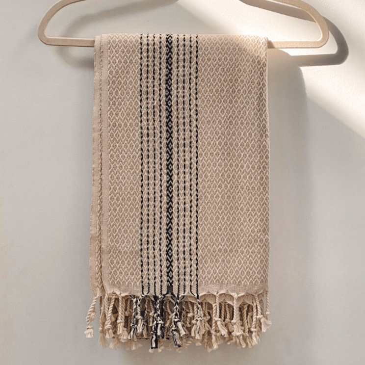 Turkish Towel – Lightweight, Quick-Drying & Handwoven Cotton Tilley + Me