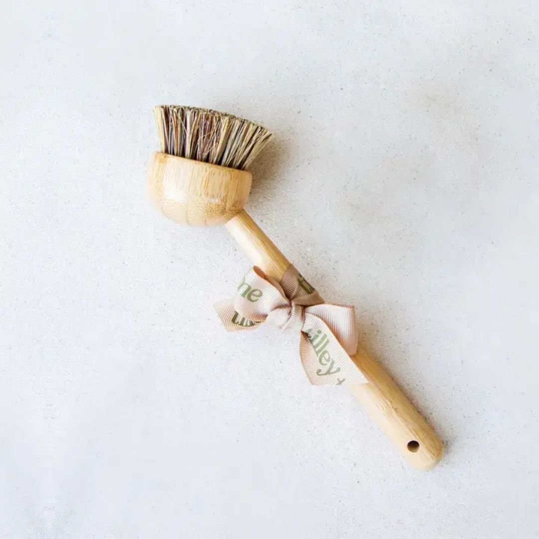 Eco-Friendly Bamboo Dishwashing Brush with Handle - Palm Fiber Bristles Tilley + Me