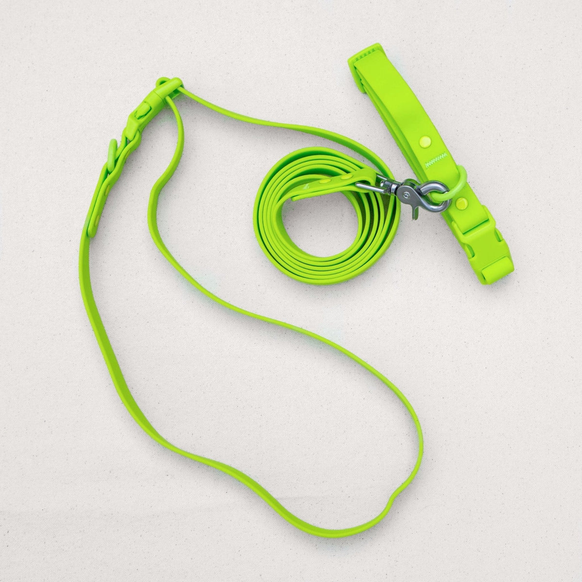 PVC Handsfree Dog Leash - All Weather Waterproof Durable & Odor-Resistant Tilley + Me
