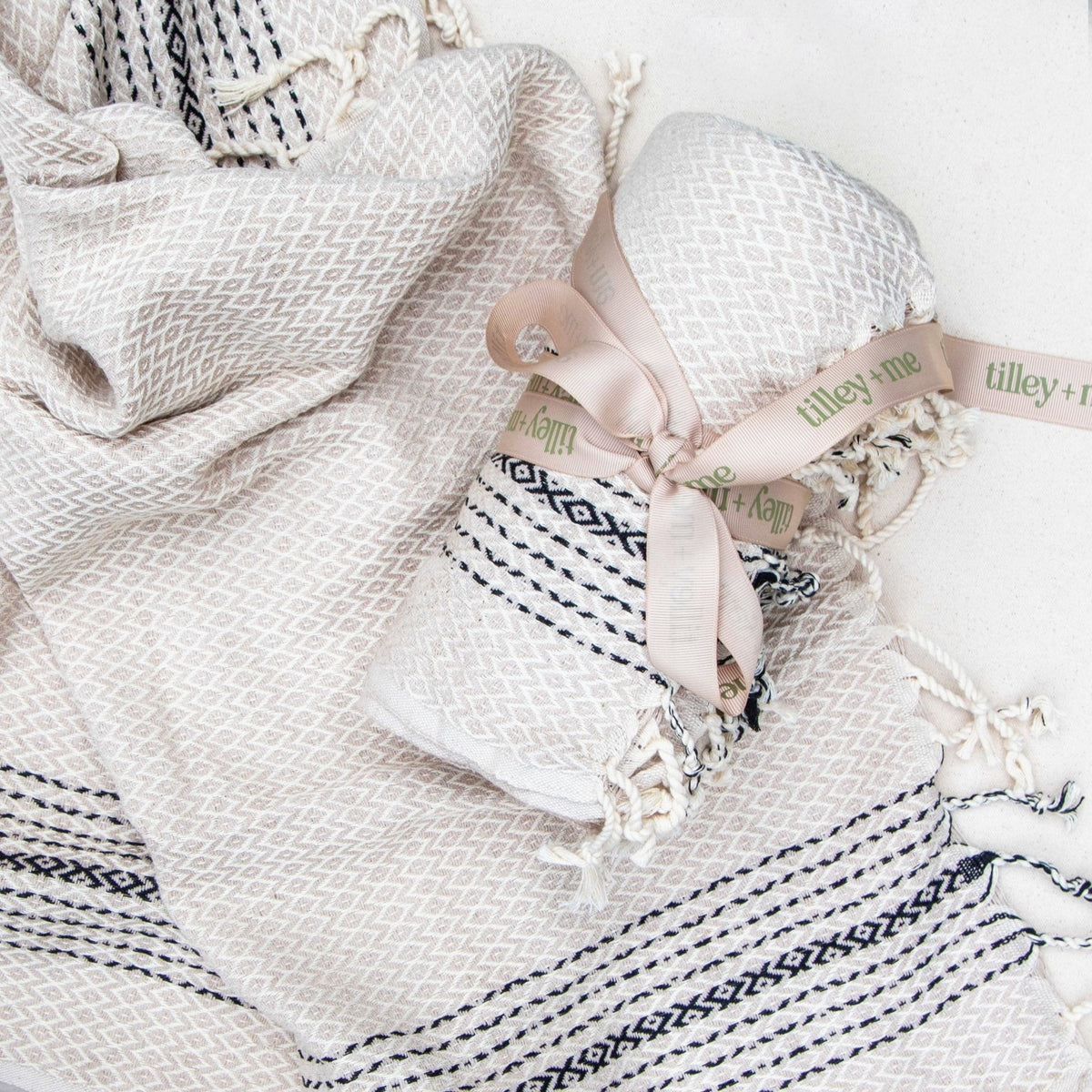Turkish Towel – Lightweight, Quick-Drying & Handwoven Cotton Tilley + Me