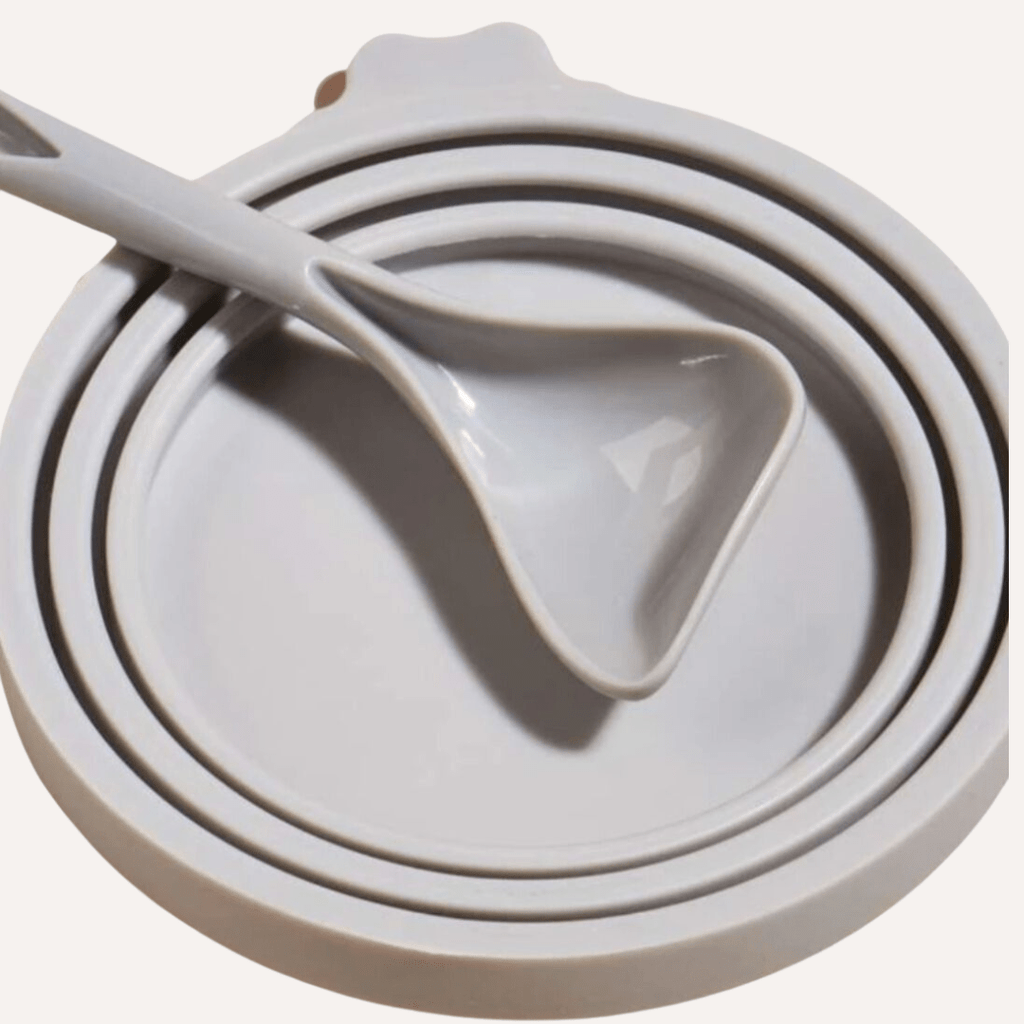 Pet Food Saver Lid with Spoon - BPA-Free Silicone, Keeps Food Fresh Tilley + Me