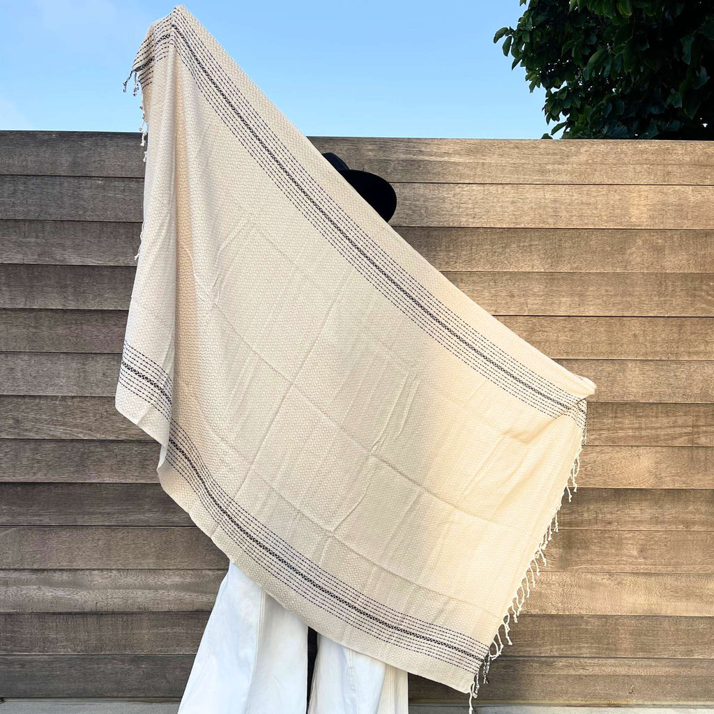 Turkish Towel – Lightweight, Quick-Drying & Handwoven Cotton Tilley + Me