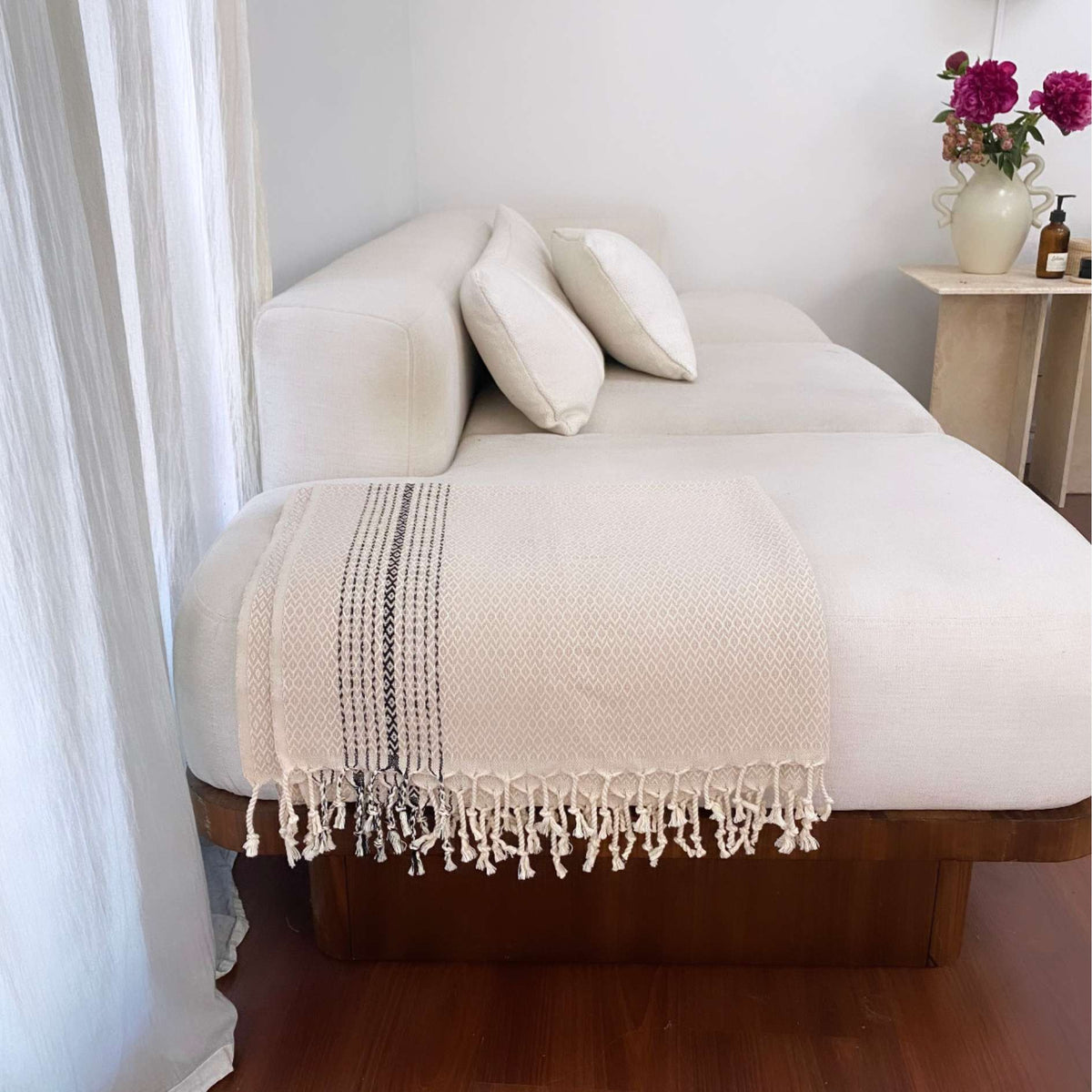 Turkish Towel – Lightweight, Quick-Drying & Handwoven Cotton Tilley + Me