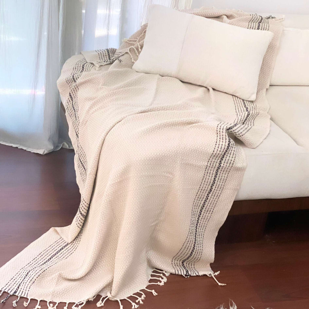 Turkish Towel – Lightweight, Quick-Drying & Handwoven Cotton Tilley + Me